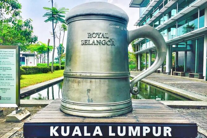 3-Hour Countryside and Batu Tour in Malaysia - Royal Selangor: one hour with Malaysian pewter