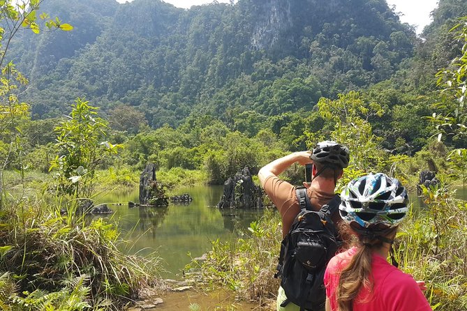 3-in-1 Ultimate Borneo Expedition Adventure - Lunch in an old gold-mining town