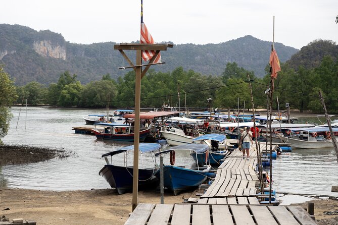 5 Hours Mangrove Boat Tour in Langkawi - A 20-minute beach stop on the Andaman Sea