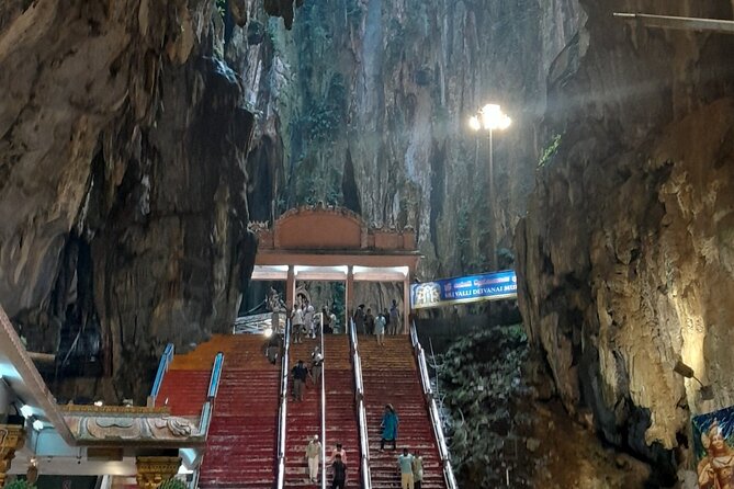 Batu Cave and Kuala Lumpur Heritage Tour by Train and Walking - Petaling Street and the Two Temples Nearby