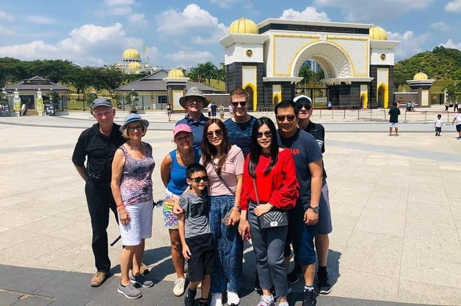 Batu Cave Tour and Kuala Lumpur City Exploration Tour ( 2 in 1 ) - National Mosque and Malaysia’s Islamic Identity