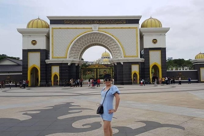 Batu Cave Tour and Kuala Lumpur City Exploration Tour ( 2 in 1 ) - Merdeka Square and the Moment Independence Began