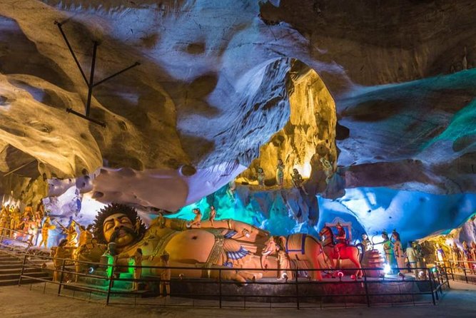 Batu Caves & Genting Highland Day Tour Include 2-Way Cable Car Ride - How the private vehicle changes the day