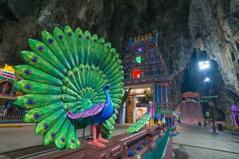 Batu Caves Private Tour - Heat, clothing, and the practical details