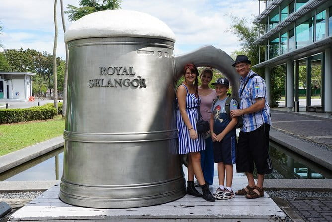 Batu Caves Temple, Royal Selangor Pewter and Batik Factory Tour - Why this short Kuala Lumpur tour works