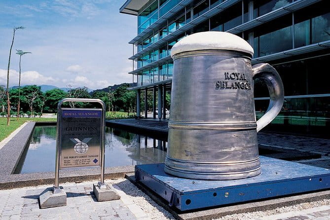 Batu Caves Temple, Royal Selangor Pewter and Batik Factory Tour - Batu Caves and the 272-step climb