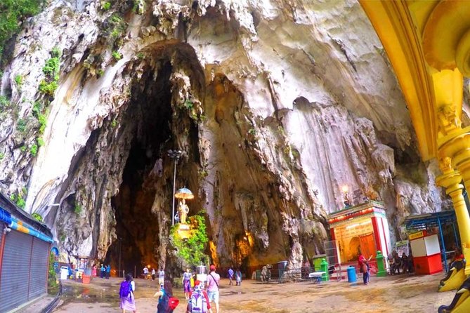 Batu Caves Temple Tour - The ride from Kuala Lumpur to the caves