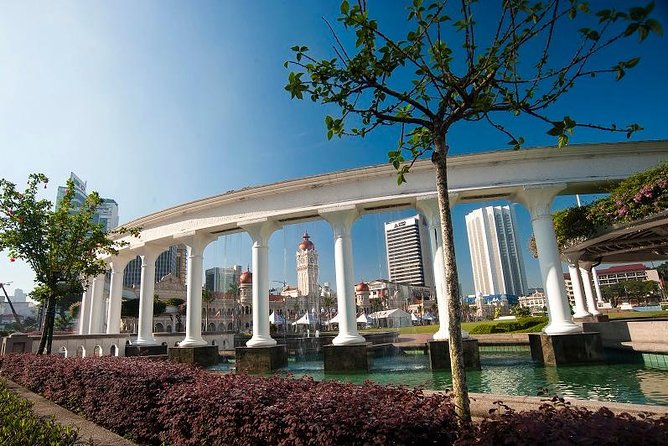 Best of Kuala Lumpur City Tour Including National Museum and National Monument - Merdeka Square and the Sultan Abdul Samad Building