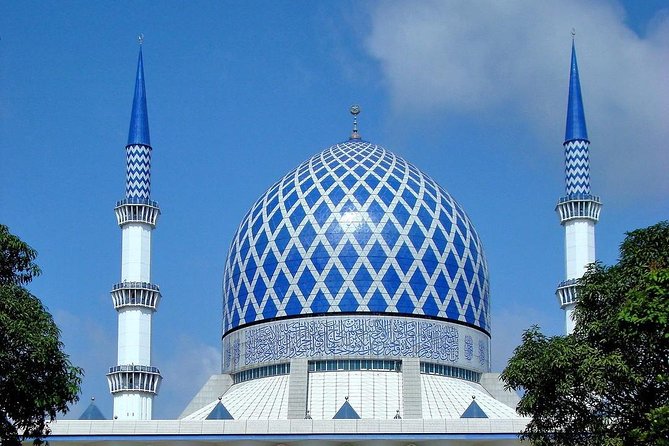 Blue Mosque And Batu Caves Tour - The Blue Mosque’s Enormous Blue-and-Silver Dome