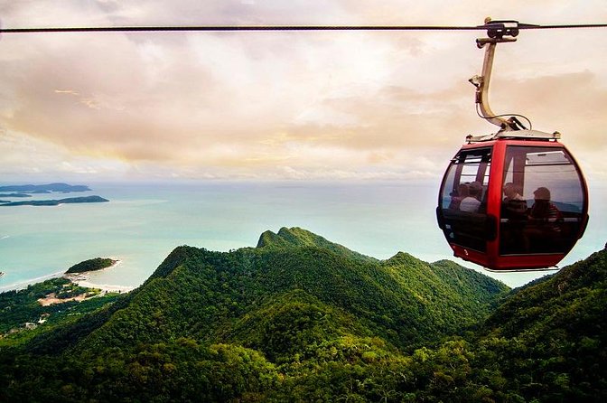 Cable Car and Oriental Village from Langkawi - The steep ride to Gunung Mat Cincang