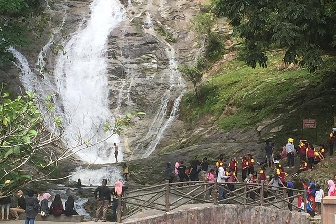 Cameron Highlands Private Day Tour from Kuala Lumpur - Sam Poh Temple above Brinchang