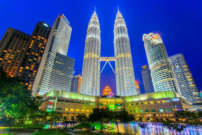 °Chauffeur: Kuala Lumpur to Singapore Transfer [Van] - Batu Caves gives you an easy first stop