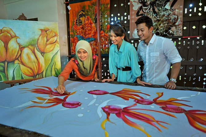 Customize Langkawi Full Day Tour (8 hrs-Private Tour) - Eagle Square is brief but important for first-time visitors