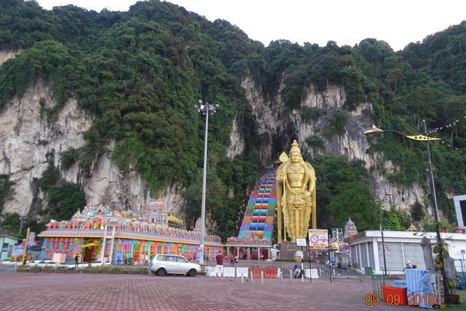 Day Tour Kuala Lumpur City, Batu Caves, Little India, Chinatown - Batu Caves and the 272-step climb