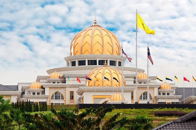 Day Trip frm Port Klang: Kuala Lumpur Famous Landmarks with Lunch - The King’s Palace and National Monument