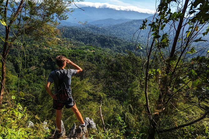 Dragonback Trek - The Dragonback Trail and Its Moderate Challenge