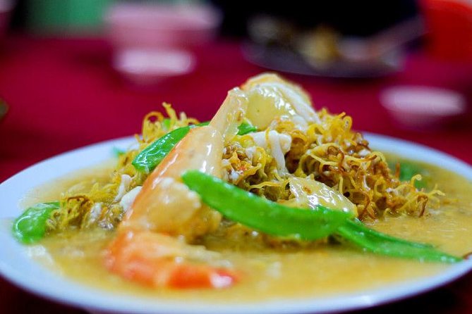 Eat Like a Local: Kuala Lumpur Hawker Center and Street Food Tour by Night - Hawker centers, markets, and the local setting