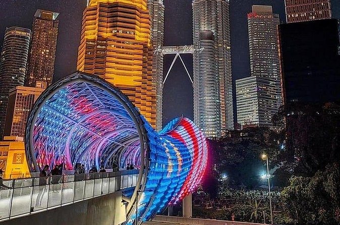 Exclusive Private Kuala Lumpur Night Tour - Petronas Twin Towers and KLCC Park