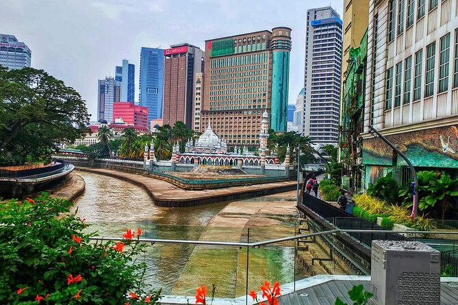 Exclusive Private Kuala Lumpur Night Tour - Merdeka Square: Kuala Lumpur’s grand opening scene