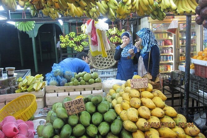 Experience Old Part and New Part of Kuala Lumpur City by Foot - Little India in Brickfields: food, fabric, and Indian Malaysia