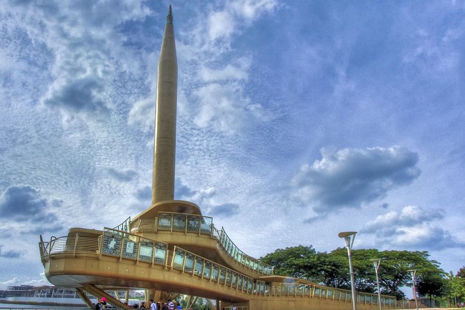 Exploring Putrajaya: A Half-Day Sightseeing Tour - Choosing between Taman Botani and Taman Warisan Pertanian