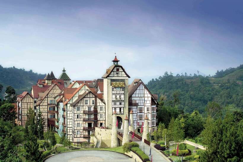From Kuala Lumpur: Colmar Tropicale and Batu Caves Day Trip - The shopping stop and what it means