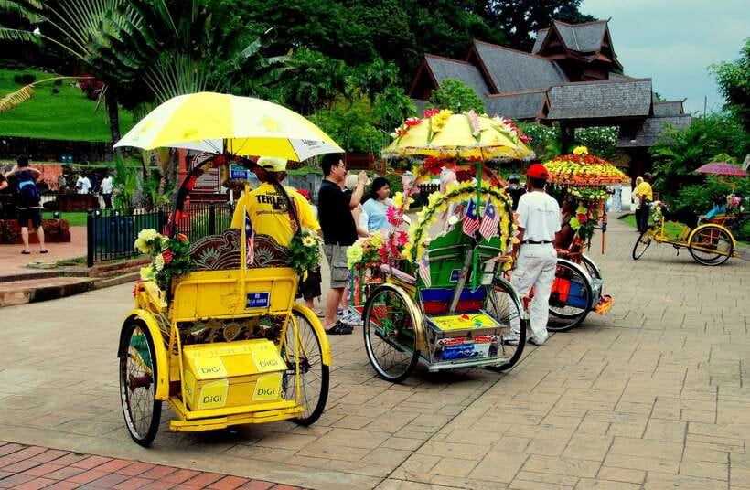 From Kuala Lumpur: Full-Day Historical Tour of Malacca - Leaving Kuala Lumpur in an air-conditioned coach