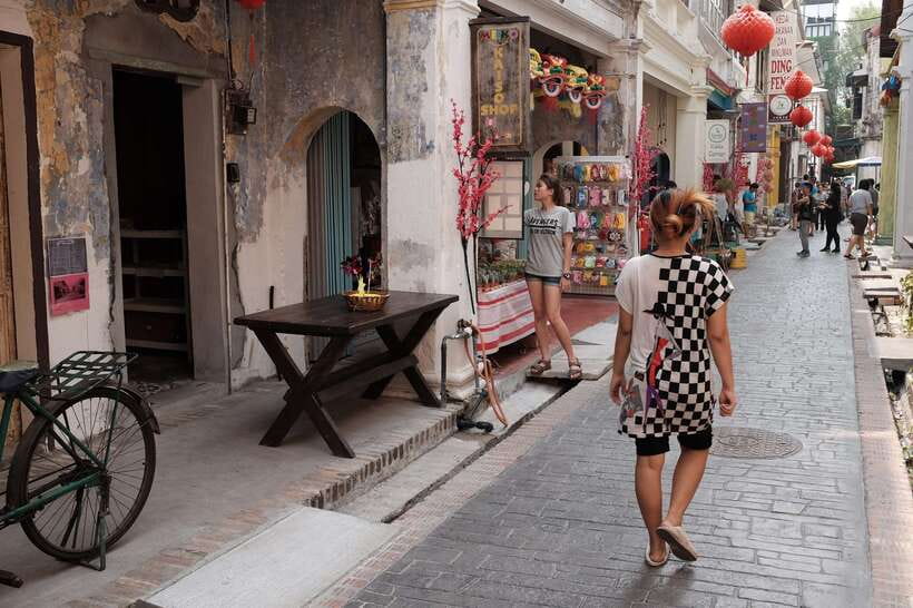 From Kuala Lumpur: Full-Day Tour to Ipoh - Gunung Lang gives the day a change of pace