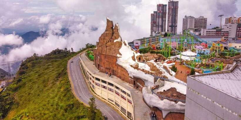 From Kuala Lumpur: Genting Highlands Day Tour & Gondola Ride - The gondola ride: the best reason to take the mountain route