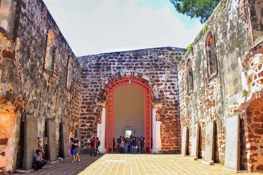 From Kuala Lumpur: Historical Melaka Day Tour with Lunch - Climbing St. Paul’s Hill