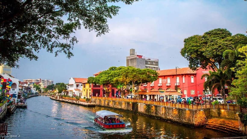 From Kuala Lumpur: Historical Private Malacca Day Tour - The two-hour road from Kuala Lumpur to Malacca