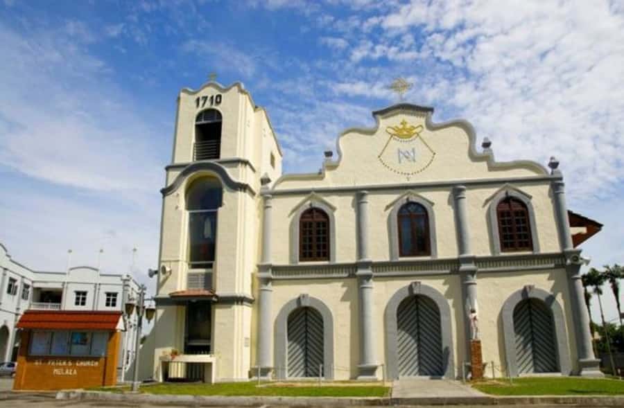 From Kuala Lumpur: Private Full Day Tour to Malacca - Independence memories and views toward the strait