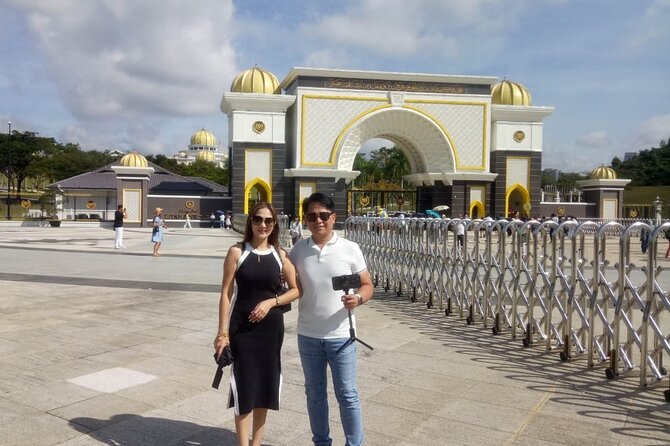 Full-Day Kuala Lumpur Sightseeing Tour - Royal Selangor and the batik workshop