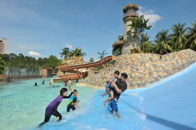 Full Day Trip from Kuala Lumpur to Sunway Lagoon Park