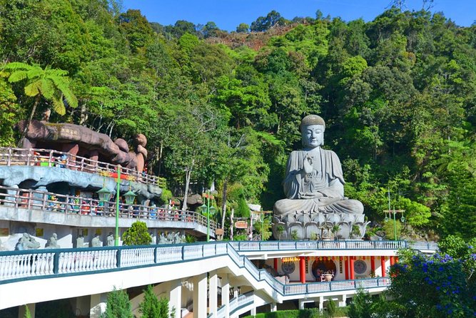 Genting Highland Full-Day Tour Include 2-Way Cable car Ride - Riding the Awana SkyWay cable car