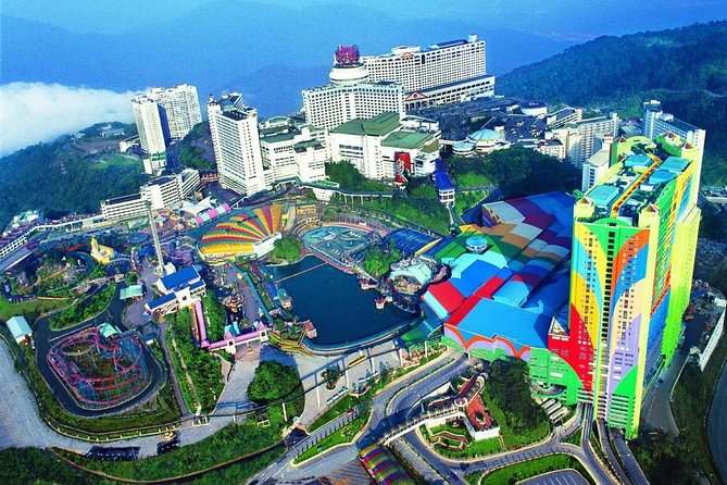 Genting Highlands, Batu Caves, Colmar Tropicale, Japanese Village - Batu Caves and the climb to the shrine