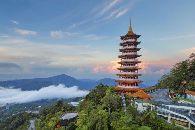 Genting Highlands & Batu Caves Day Tour + Chin Swee Temple - Batu Caves and the climb to the upper cave