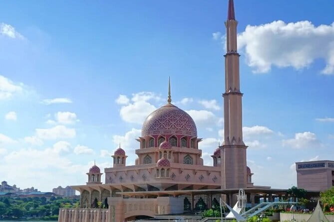 Genting Highlands & Batu Caves Include Cable Car Tickets - Genting Strawberry Leisure Farm in Gohtong Jaya
