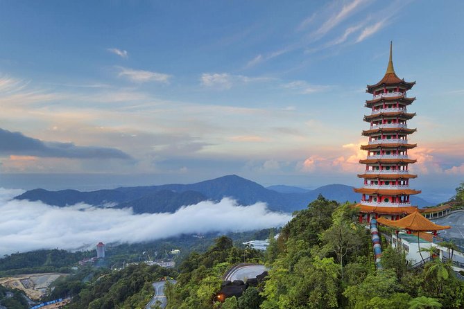 Genting Highlands Fun Day Trip from Kuala Lumpur - The Kuala Lumpur pickup and the ride uphill