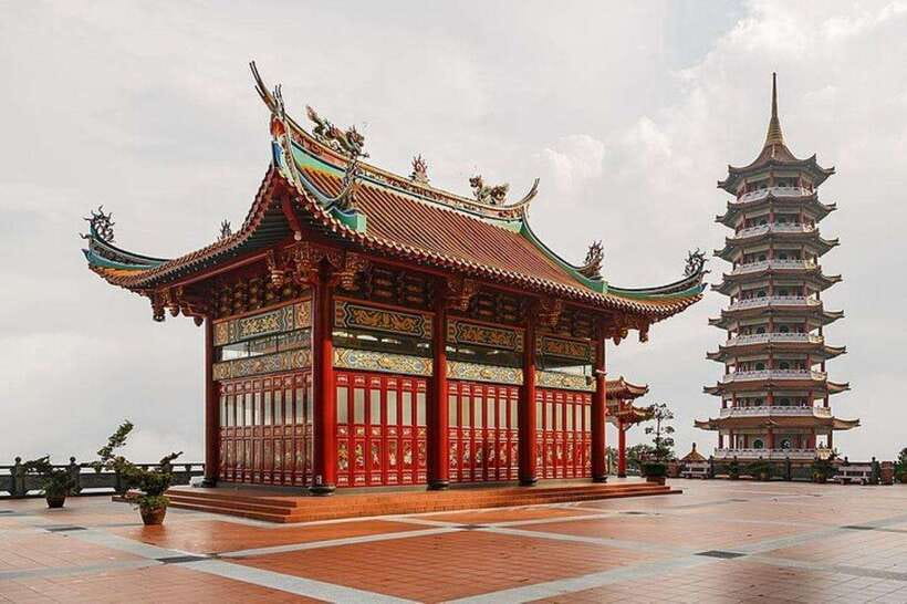 Genting Highlands Private Day Trip with Batu Caves - SkyCasino and Genting’s resort side