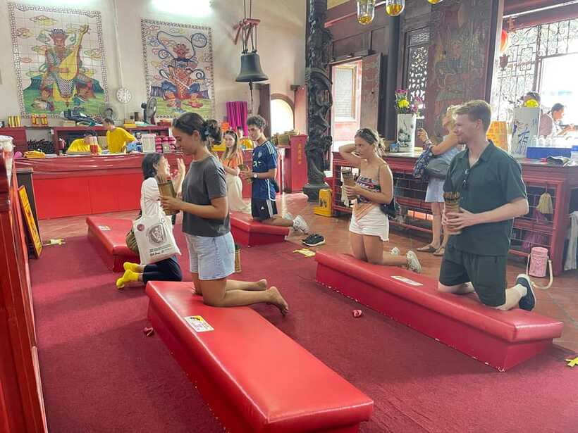 George Town: Heritage Walking Tour with Street Food Tasting - Sri Mahamariamman Temple and Masjid Kapitan Keling