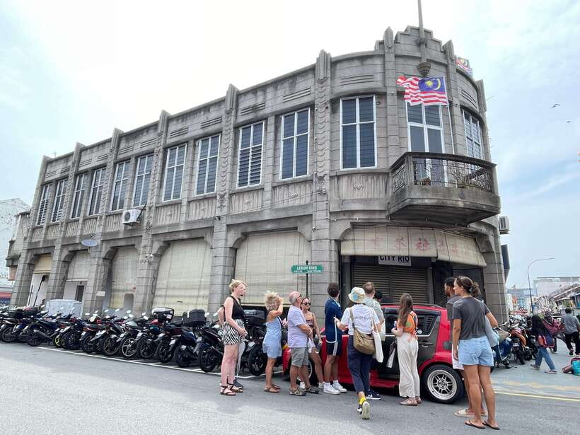 George Town: Heritage Walking Tour with Street Food Tasting - The clock tower and the Esplanade
