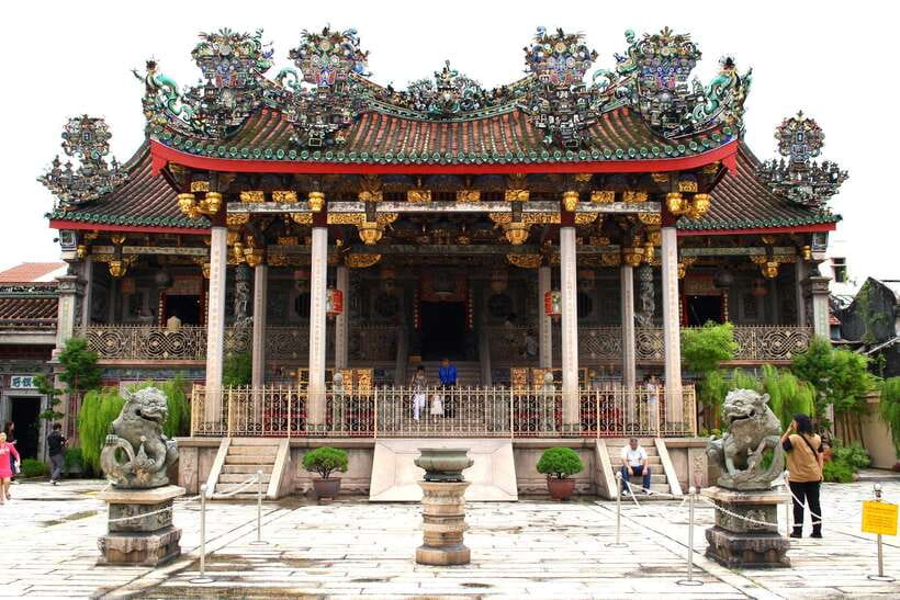 George Town: Private Half-Day Historical City Tour - Entering The Pinang Peranakan Mansion