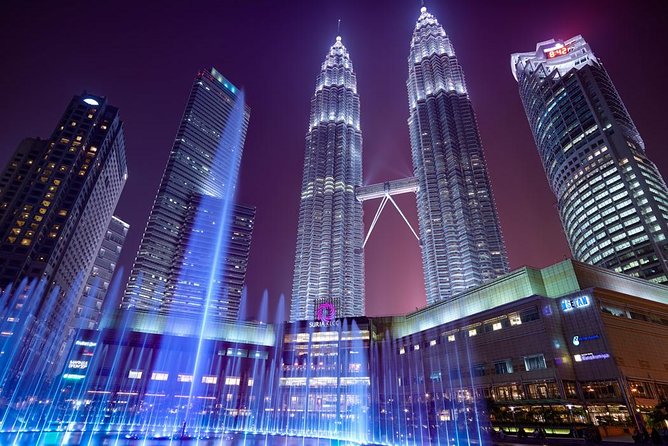 Glittering Night at Lake Symphony, River of Life & Saloma Bridge - What this Kuala Lumpur night tour actually offers