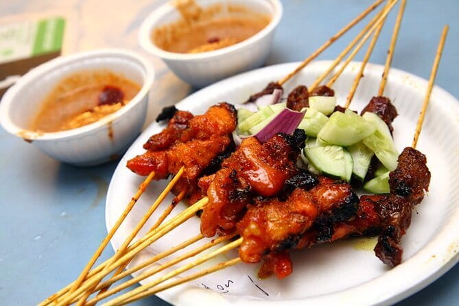 Group Tour: Kuala Selangor Firefly Blinking's including Dinner - The guides can shape the whole outing