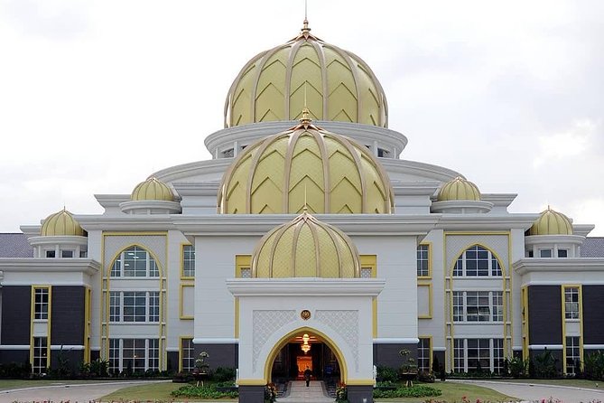 Half-Day City Tour Include Kuala Lumpur Tower Observation Deck Entrance - The Royal Palace is an outside-only visit