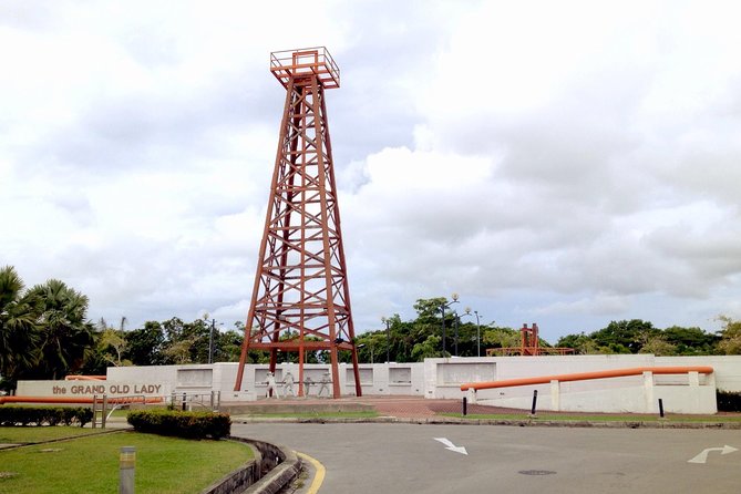 Half-Day Sightseeing Tour of Miri City - Canada Hill and the Grand Old Lady
