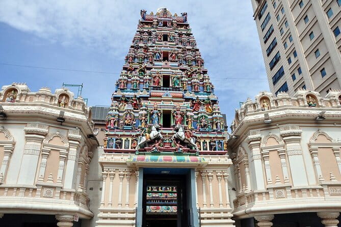 Harmony & Cultural Night Tour - Sri Maha Mariamman Temple and Chinatown