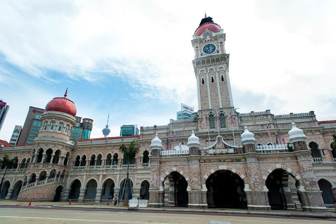 Highlights & Hidden Gems With Locals: Best of Kuala Lumpur Private Tour - Merdeka Square and Malaysia’s independence story