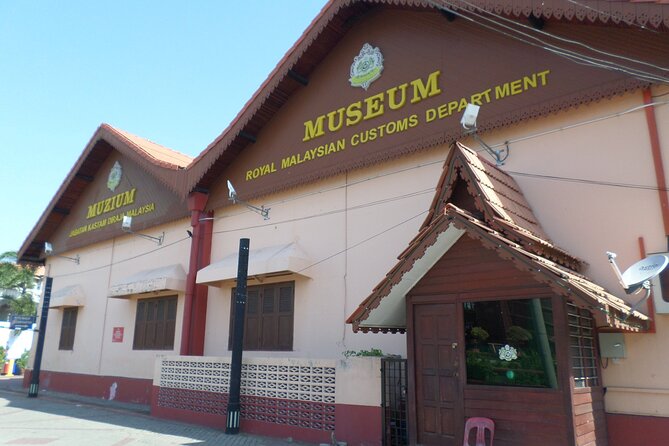 Historical Guided Tour in Melaka from Kuala Lumpur with Lunch - A Famosa reveals the Portuguese chapter